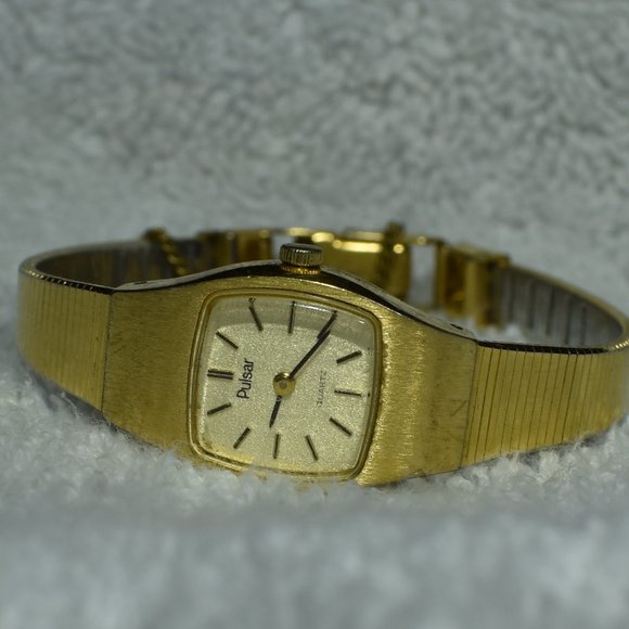 VTG Pulsar Gold Tone Quartz Watch w/ Safety Chain - Picture 13 of 15